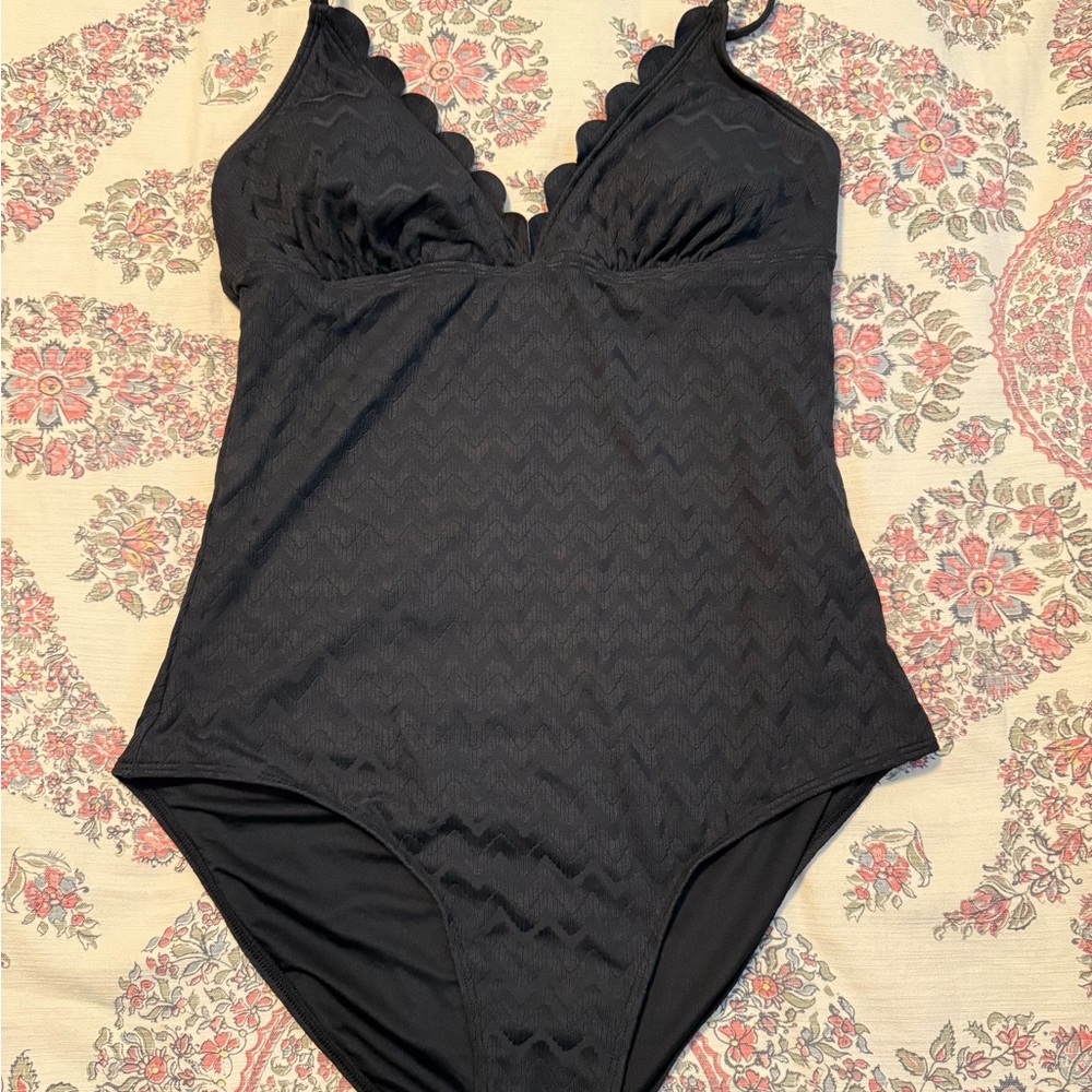 Cupshe Black Scalloped One Piece Swimsuit
